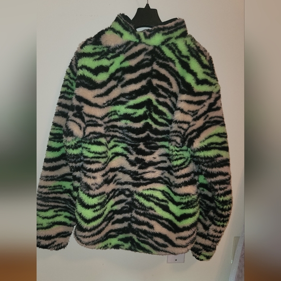 H&M Youth size 16/18 faux fur Jack - Picture 2 of 8
